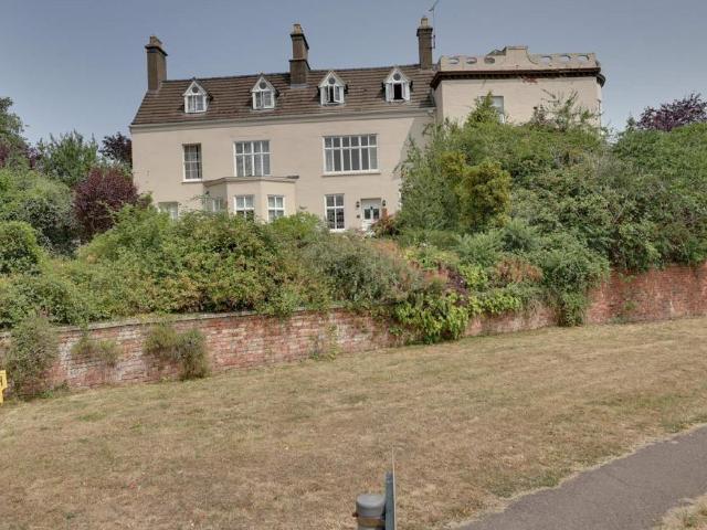 Flat for sale in Bromsberrow Heath, Gloucestershire