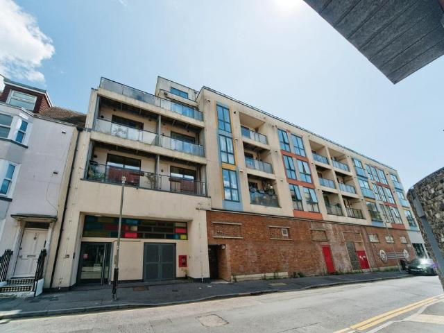 Flat for sale in Queen's Park, Brighton & Hove