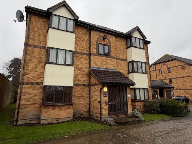 Flat for sale in Edmonton, Greater London