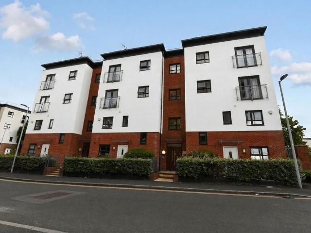 Flat for sale in Salford, Greater Manchester