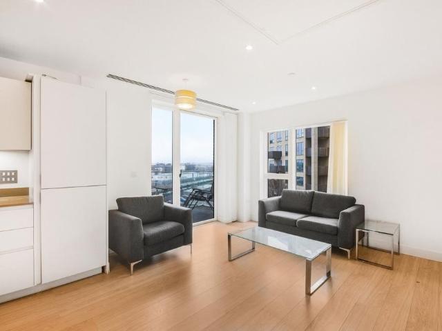 Flat for sale in London Borough of Croydon, Selhurst