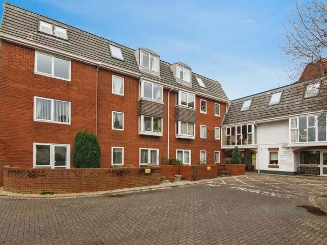 Flat for sale in Watergate, Devon