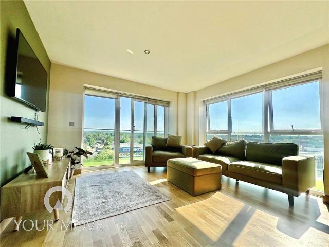 Flat for sale in Monks Orchard, Kent