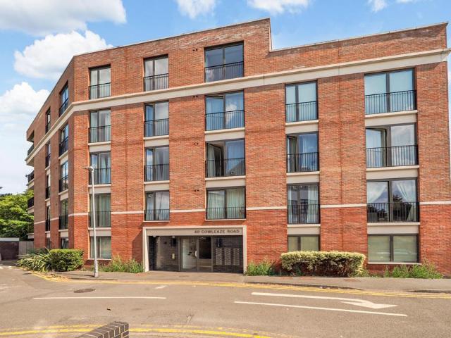 Flat for sale in Norbiton, Greater London