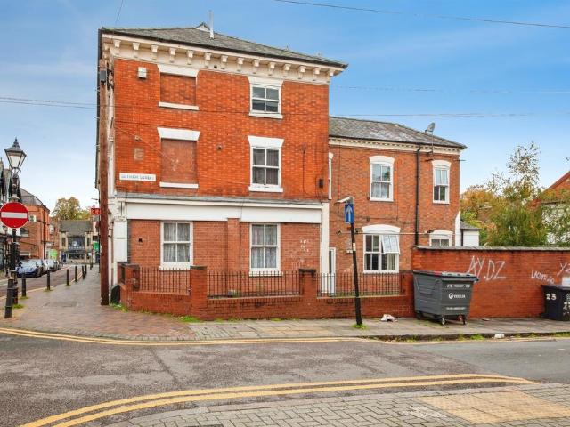 Flat for sale in Highfields, Leicester