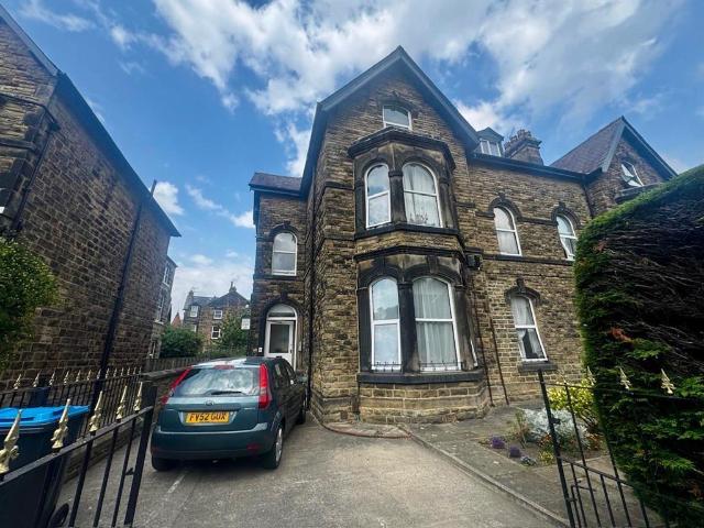 Flat for sale in High Harrogate, Harrogate