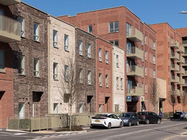 Flat for sale in Watford Rural, Batchworth