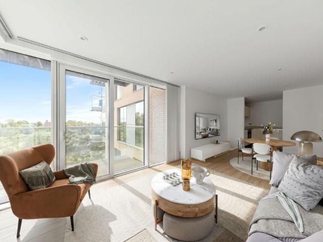 Flat for sale in Stamford Hill, Greater London