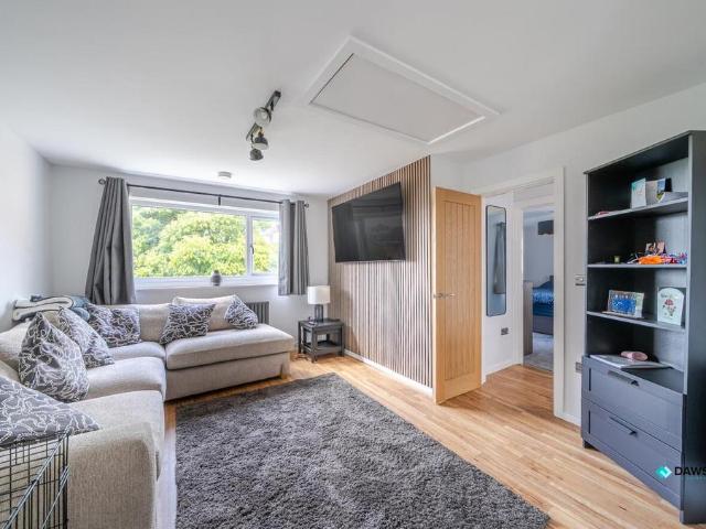 Flat for sale in Nangreaves, Wales