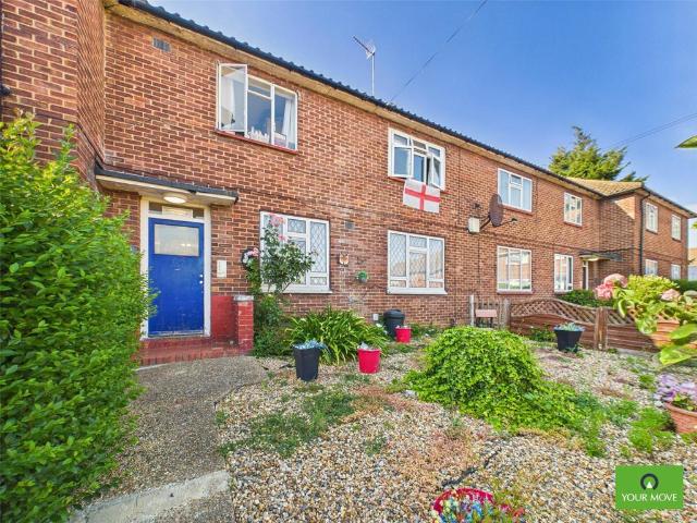 Flat for sale in Harold Hill, Greater London