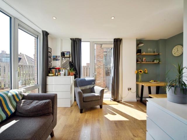 Flat for sale in North Finchley, Isle Of Man