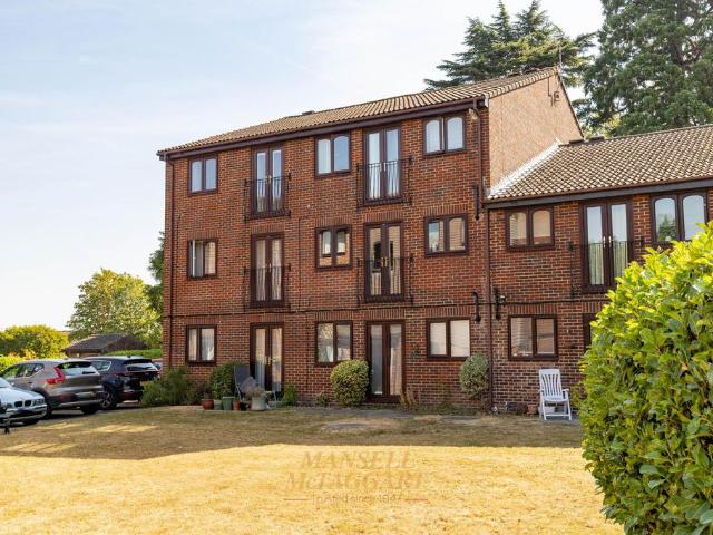 Flat for sale in Glynde, West Sussex