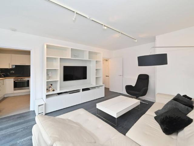 Flat for sale in Chelsea, Greater London