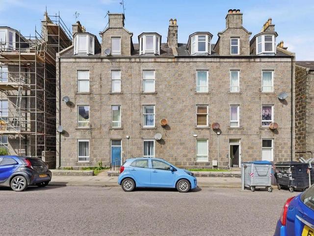 Flat for sale in Ballindoch, Scotland