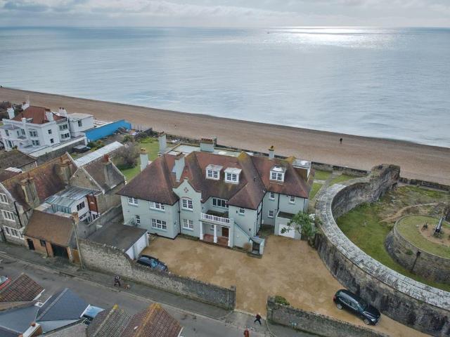 Flat for sale in Sandgate, Golden Valley