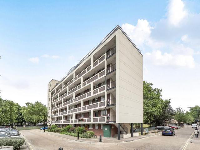 Flat for sale in Bayswater, Greater London