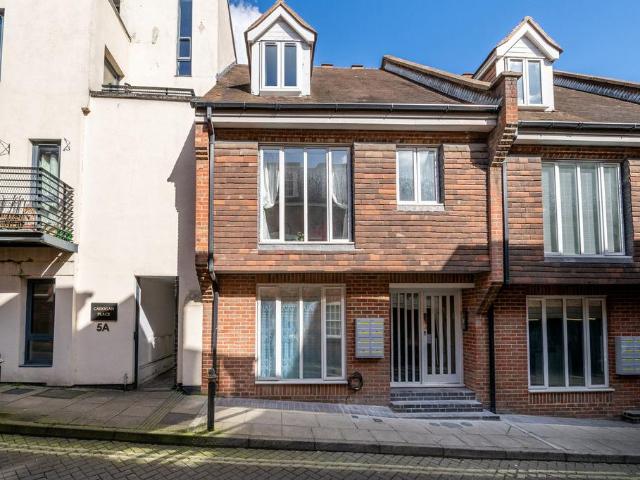 Flat for sale in The Close, Hampshire