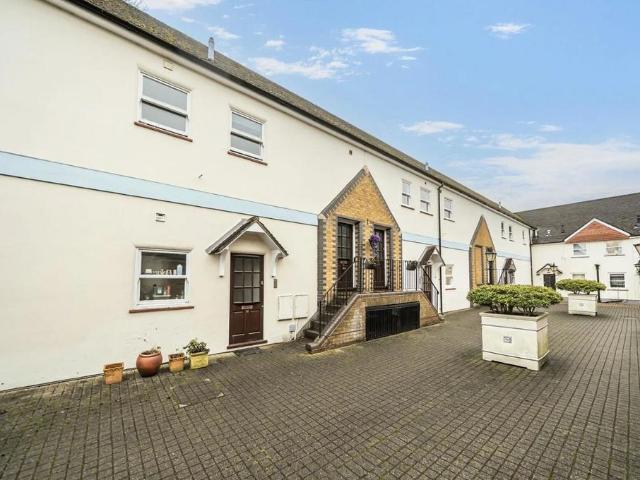 Flat for sale in London Borough of Harrow, Greater London