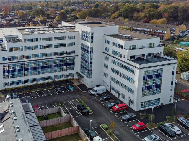 Flat for sale in North Watford