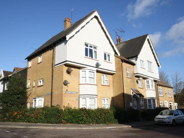 Flat for sale in Noak Hill, Noak Bridge