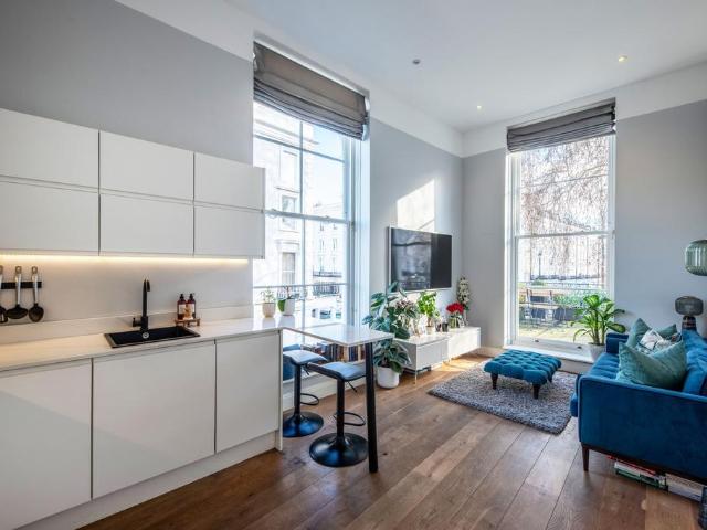 Flat for sale in Kensal Town, Bayswater