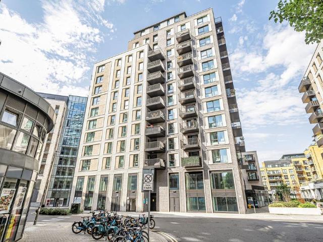 Flat for sale in Wandsworth, Greater London