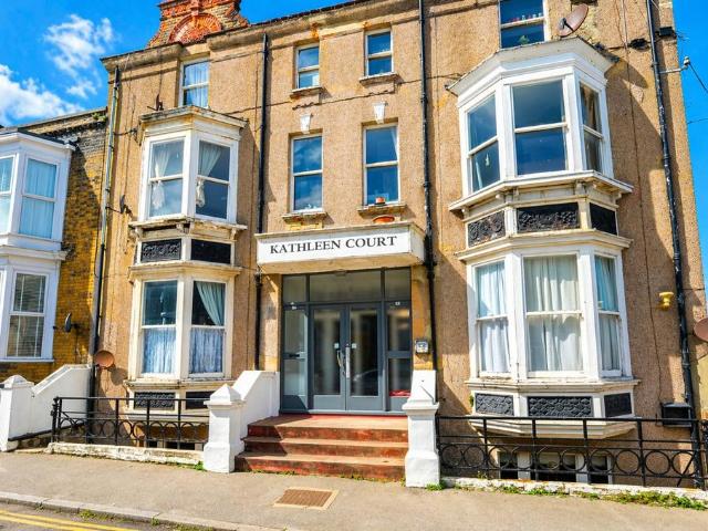 Flat for sale in Cliftonville West, Acol