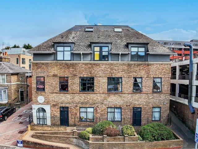 Flat for sale in The Image, Pouchen End