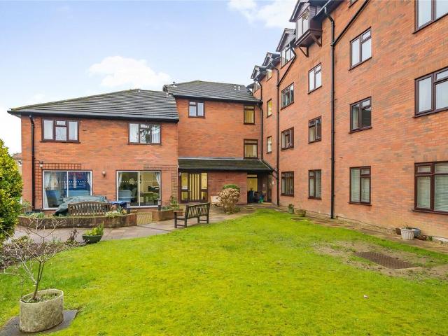 Flat for sale in Locksbottom, Greater London