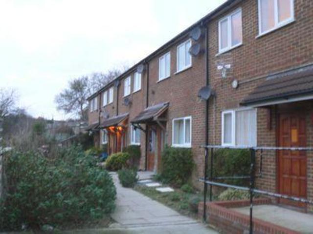 Flat for sale in Strood