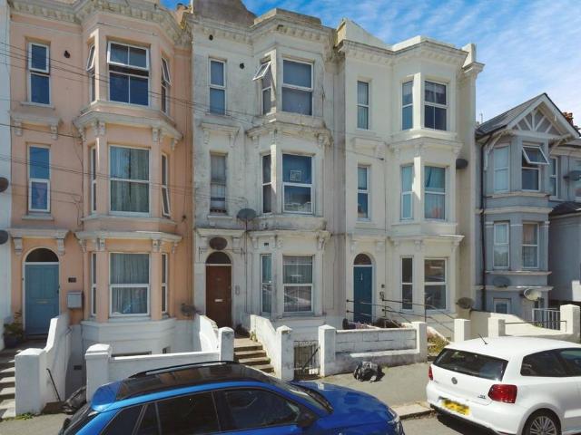 Flat for sale in West Hill, Guestling Green