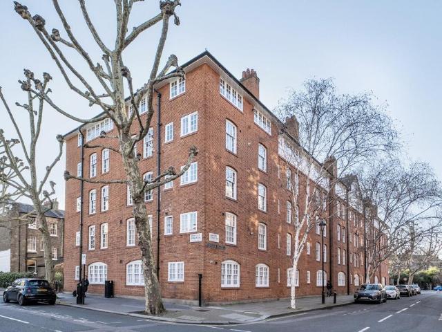 Flat for sale in Millbank Estate, Greater London