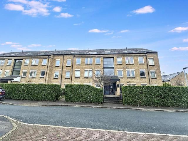 Flat for sale in Foss Islands, High Field