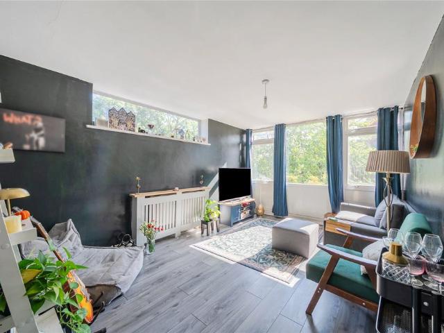 Flat for sale in Beckenham, Greater London