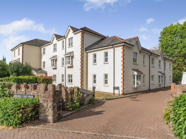 Flat for sale in Monmouth, Wales