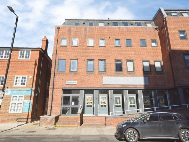 Flat for sale in Moulsham, Chelmsford