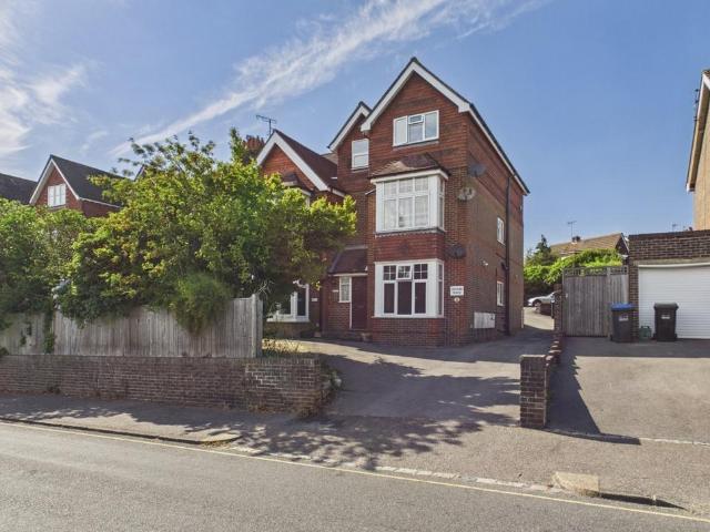 Flat for sale in Perryfields, West Sussex