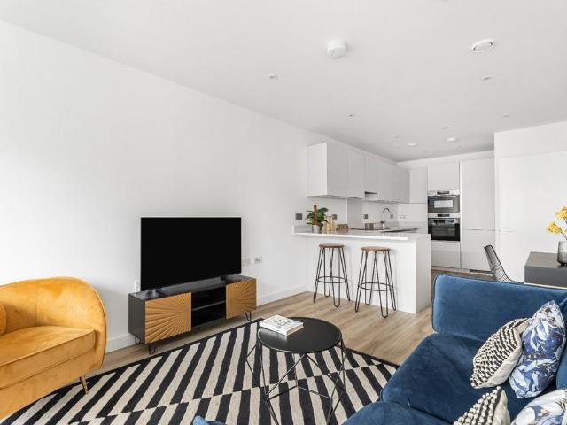 Flat for sale in London Borough of Tower Hamlets, Greater London