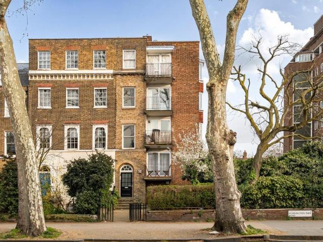 Flat for sale in Elephant and Castle, Greater London