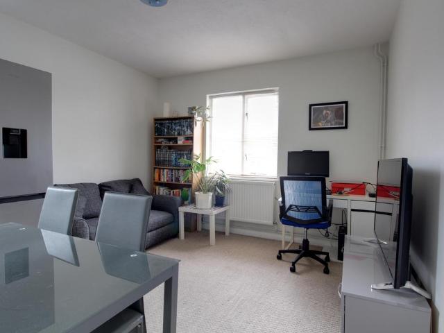 Flat for sale in Round Hill, Brighton & Hove