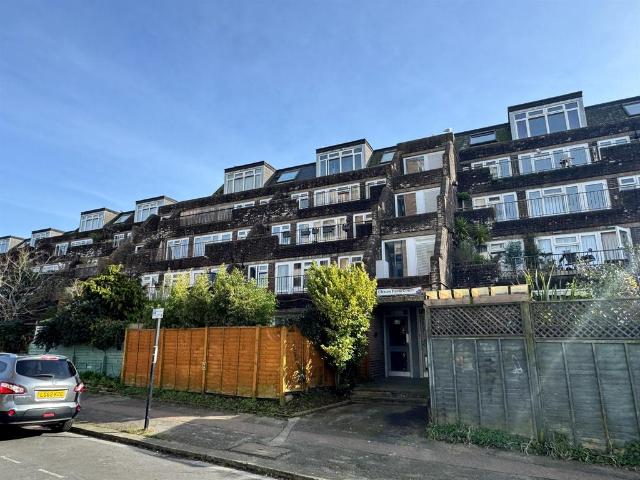 Flat for sale in Queen's Park, Brighton & Hove