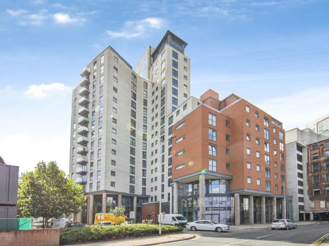 Flat for sale in Key Street, Suffolk