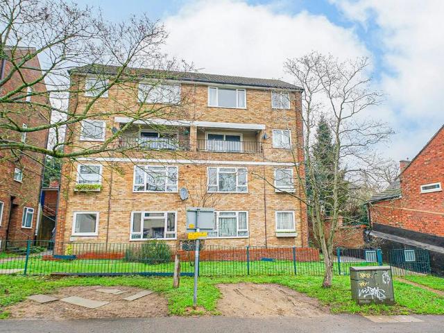 Flat for sale in Leighton-Linslade, Linslade