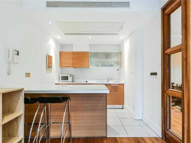 Flat for sale in Paddington, Greater London