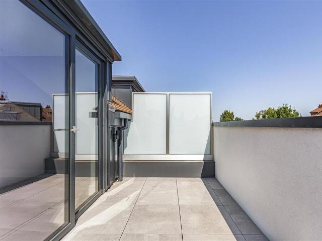 Flat for sale in Streatham, Greater London