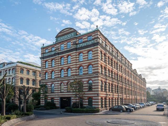 Flat for sale in Greater London