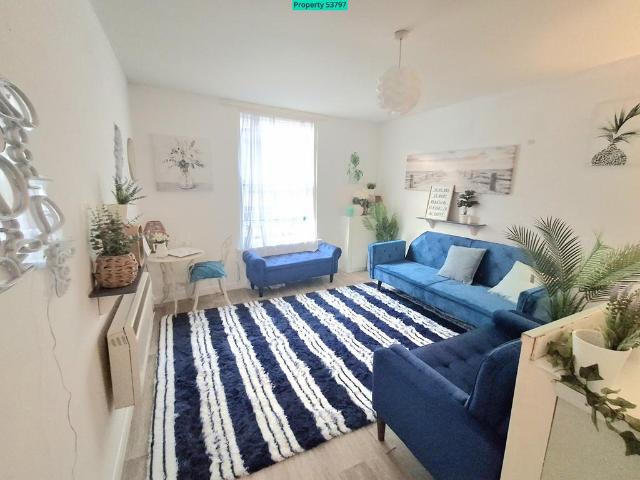 Flat for sale in Cowlease, Ventnor