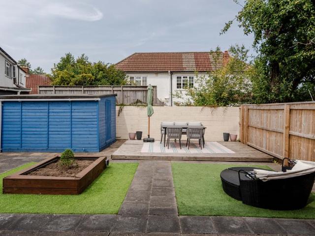 Flat for sale in Feckenham, City Of Bristol