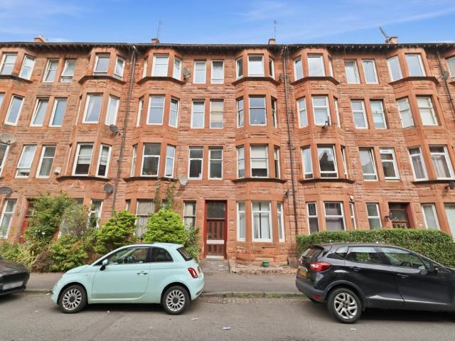 Flat for sale in Battlefield, Scotland