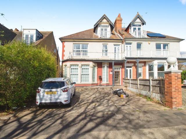 Flat for sale in Milton, Alton Barnes